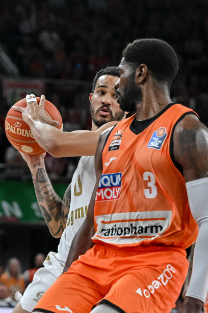 或许高昂 或许高昂