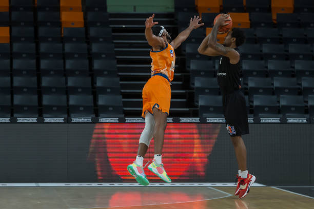 令人称赞 令人称赞