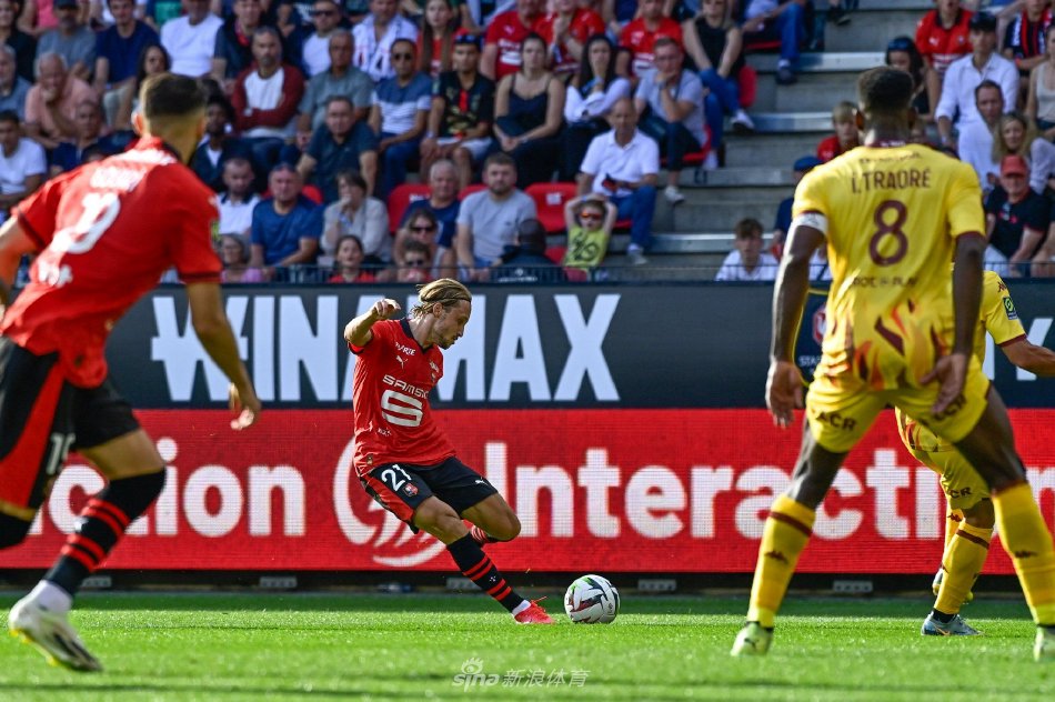 点球应是一 点球应是一